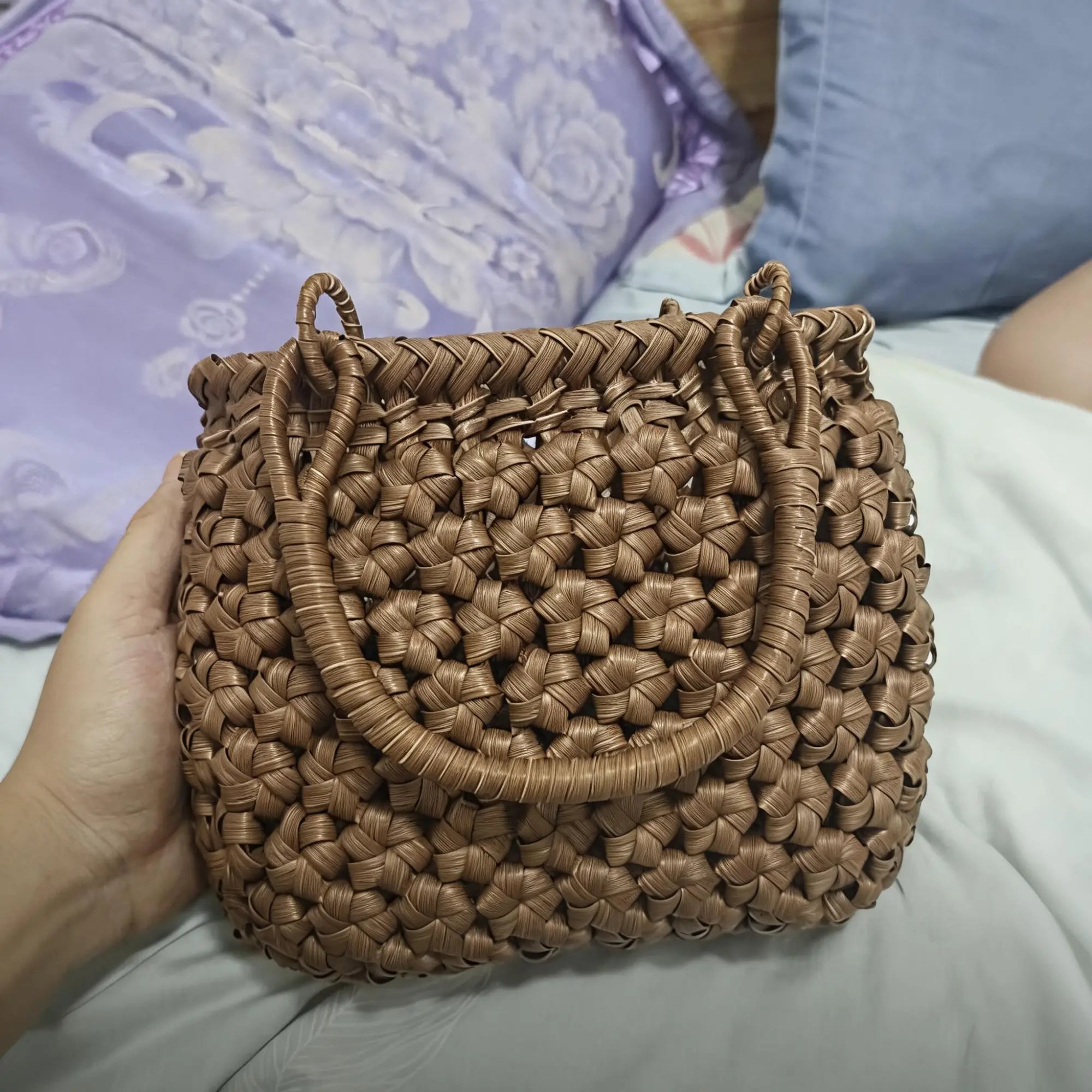 Handmade woven bag created with 7mm PE rattan weaving strips.