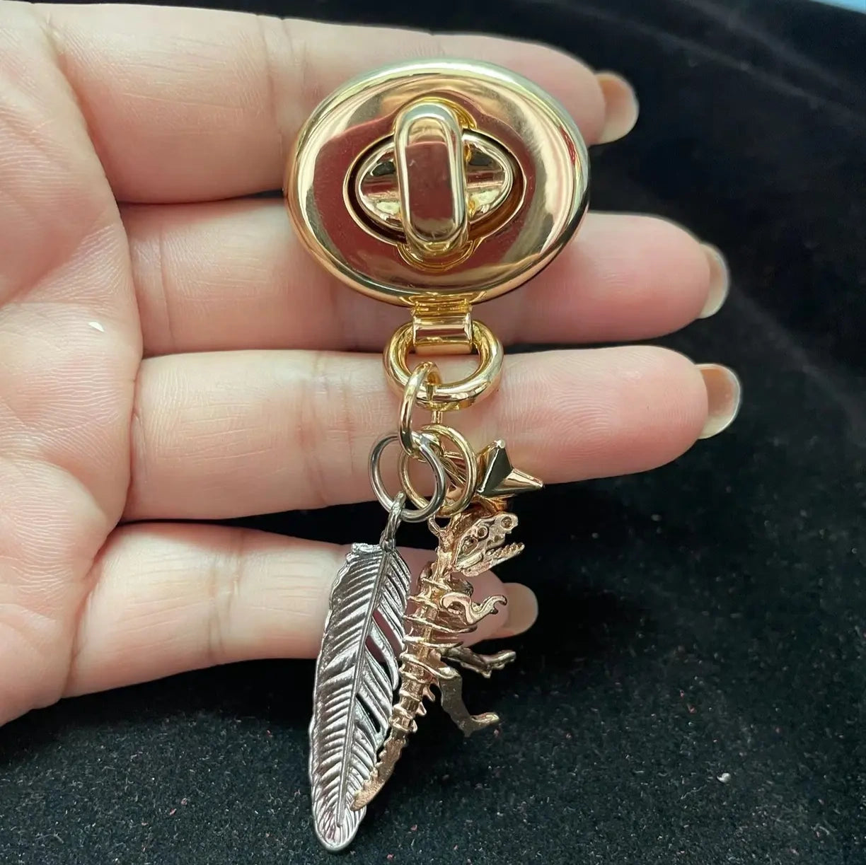 Gold pendant