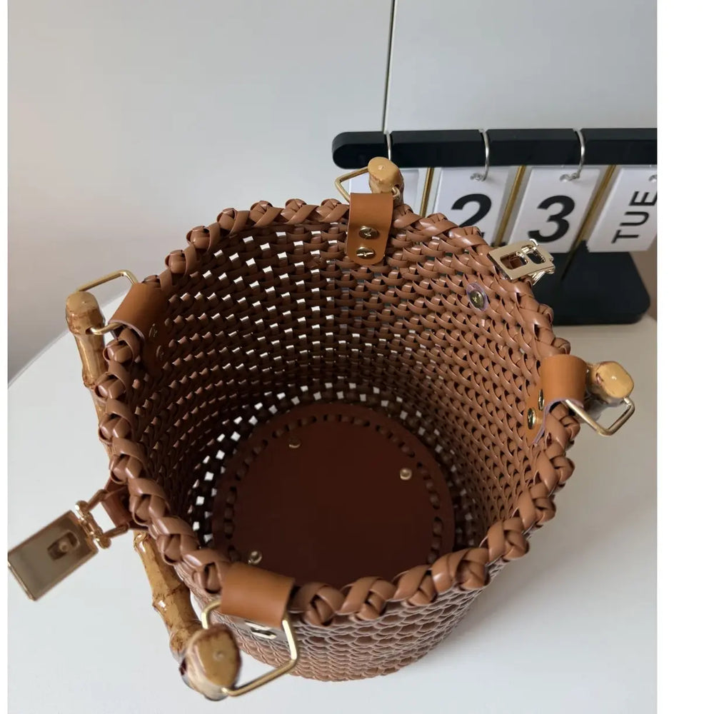 Internal space of PE rattan bucket bag